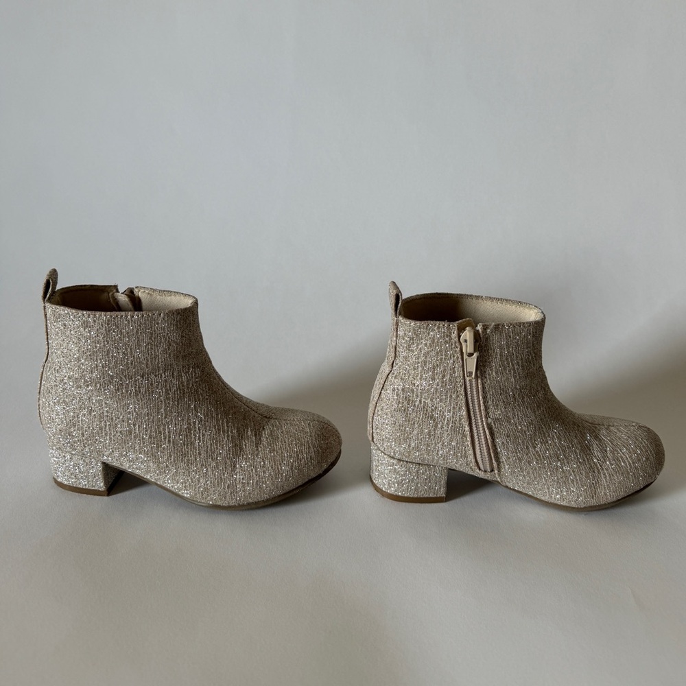 Little girls boots, size 11 Nordstrom Rack booties, like new!